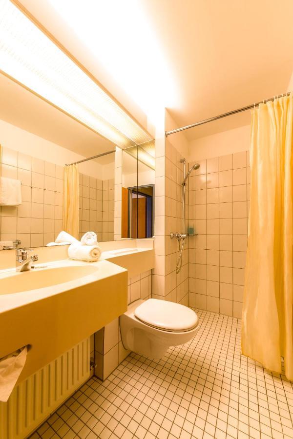 Michels Gaestehaus Meerzeit นอร์เดอร์ไน ภายนอก รูปภาพ
